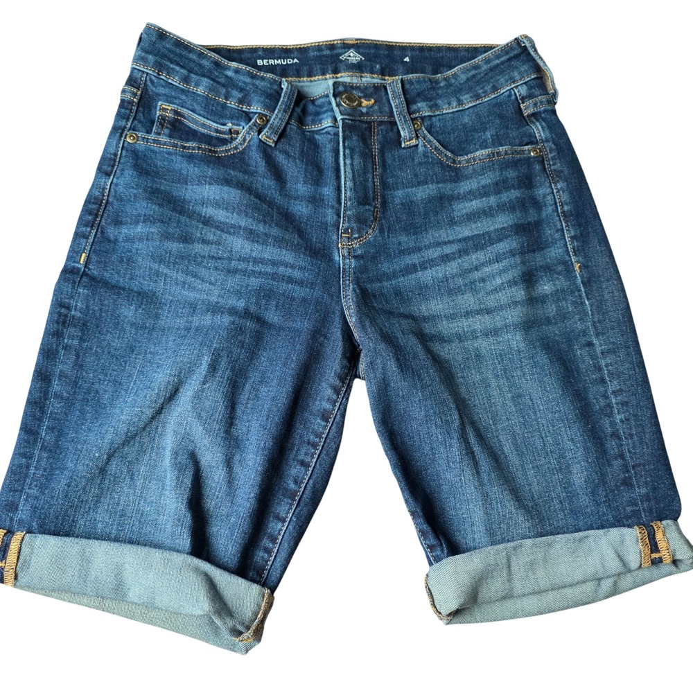 St Johns Bay Womens Blue Denim Bermuda Shorts Cuffed Size 4